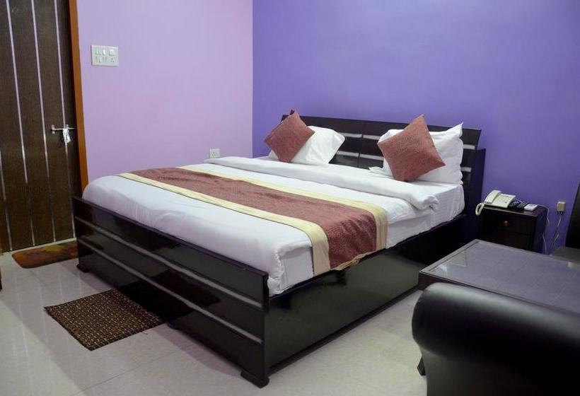 Hotel Oyo 7441 Impact Associates 14