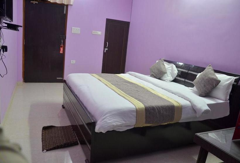 Hotel Oyo 7441 Impact Associates 18