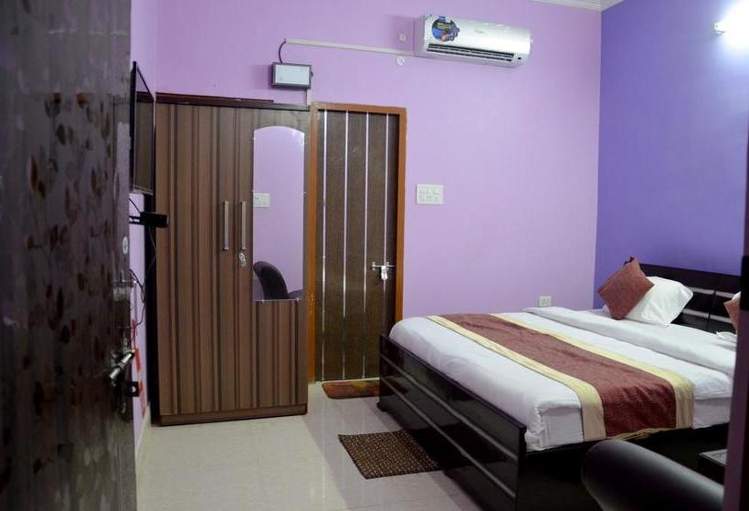 Hotel Oyo 7441 Impact Associates 8