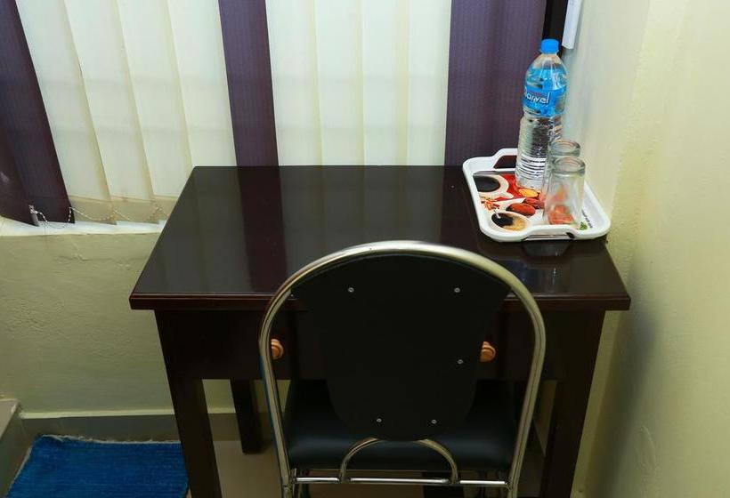 Hotel Oyo 8273 Diamond Inn 5