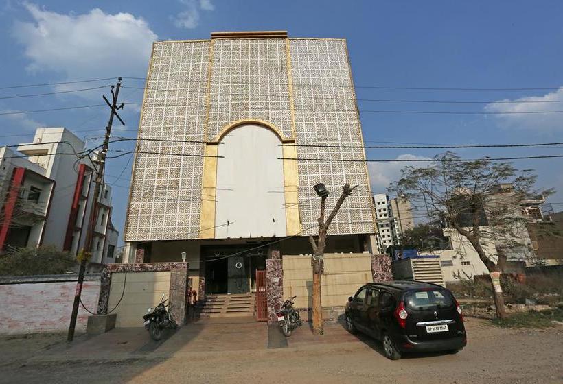 Hotel Oyo 8349 D Sapphire Crown Uttar Pradesh