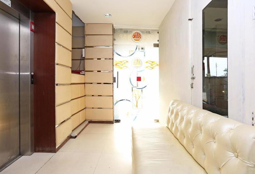 Hotel Oyo 8349 D Sapphire Crown 1