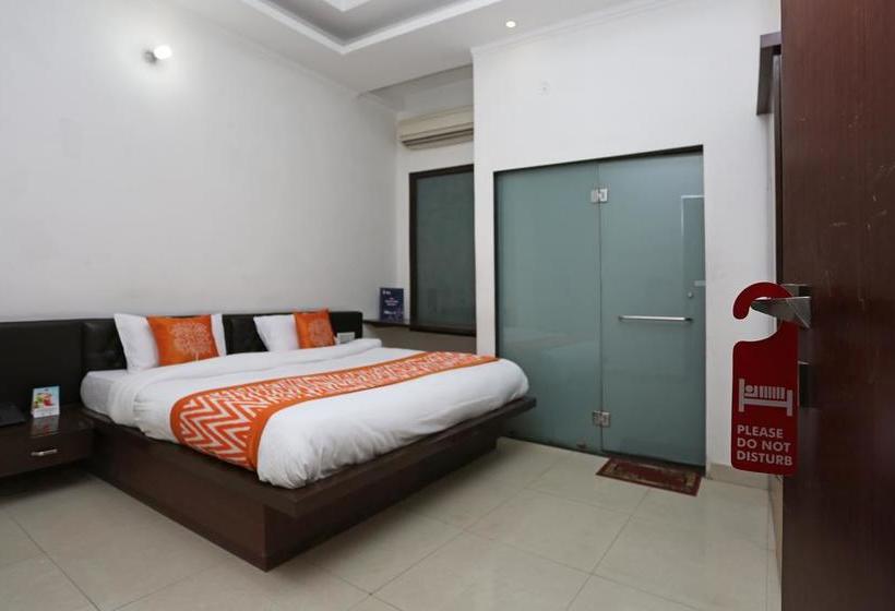 Hotel Oyo 8349 D Sapphire Crown 10