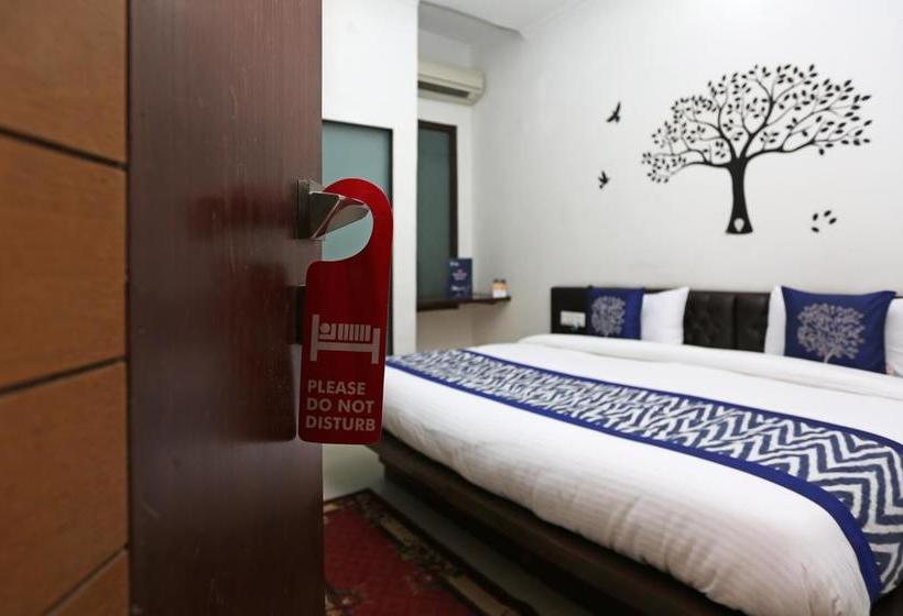 Hotel Oyo 8349 D Sapphire Crown 13