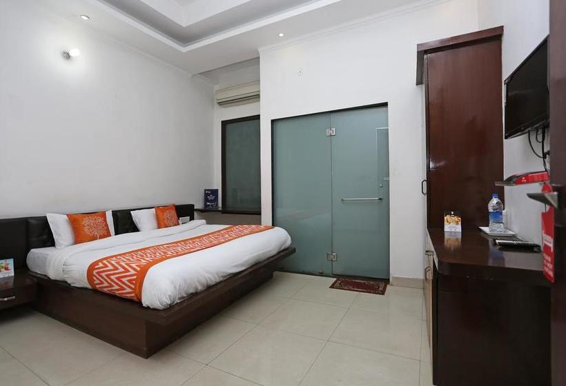 Hotel Oyo 8349 D Sapphire Crown 14