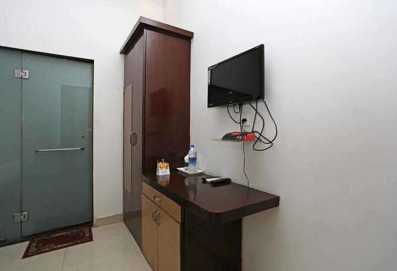 Hotel Oyo 8349 D Sapphire Crown 19