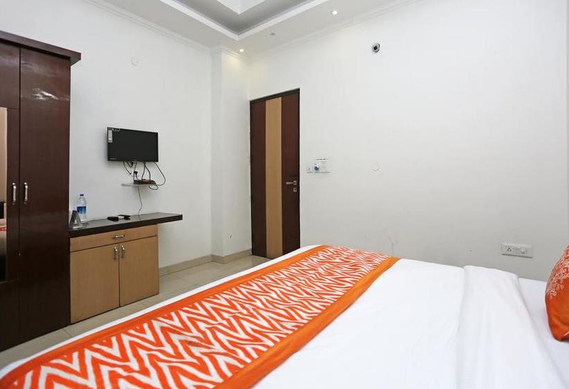 Hotel Oyo 8349 D Sapphire Crown 20