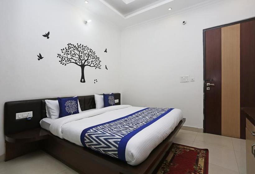 Hotel Oyo 8349 D Sapphire Crown 5