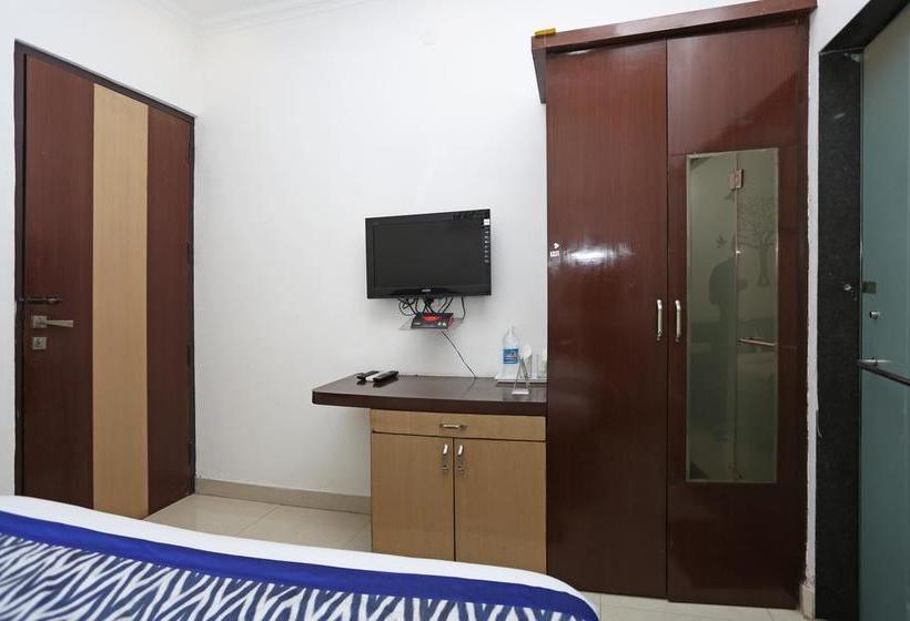 Hotel Oyo 8349 D Sapphire Crown 7