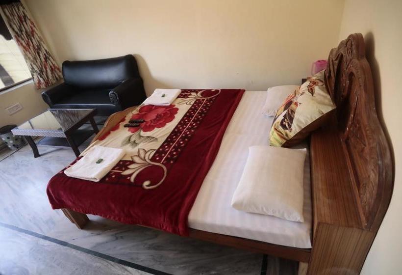 Hotel Monarch Rama Palace 10