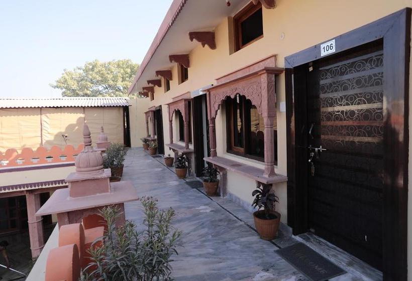 Hotel Monarch Rama Palace 12