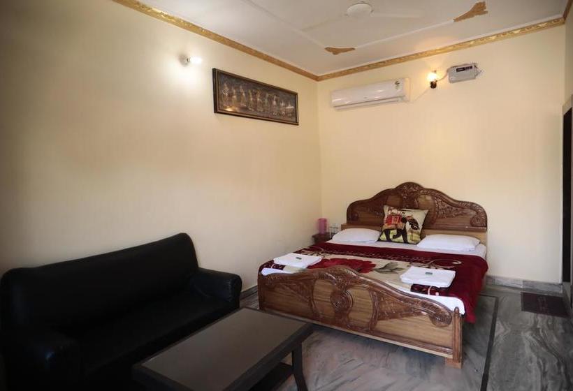 Hotel Monarch Rama Palace 9