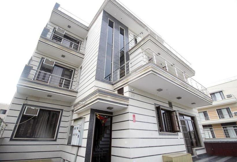 Divine Residency By Royal Collection Hotels