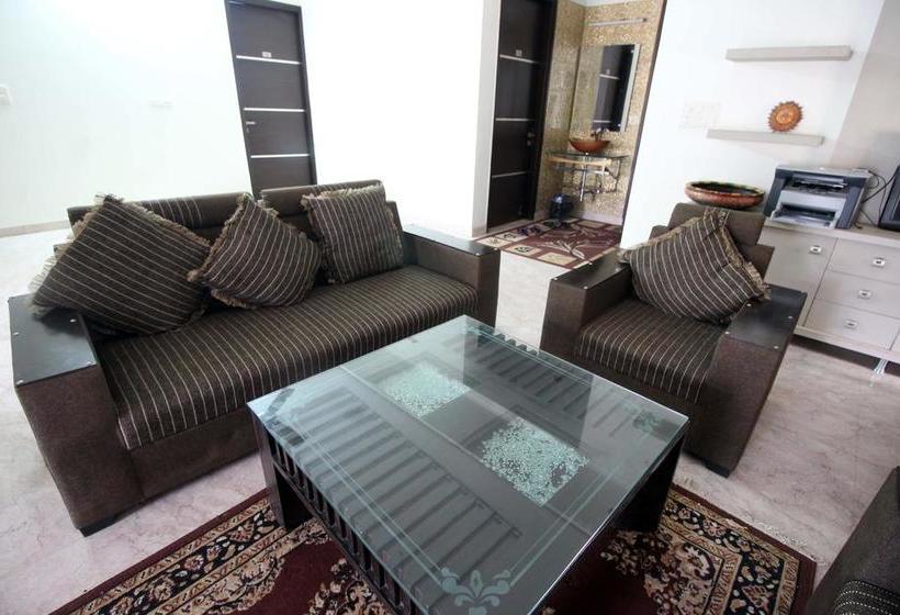 Divine Residency By Royal Collection Hotels 11