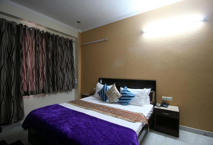 Divine Residency By Royal Collection Hotels 13