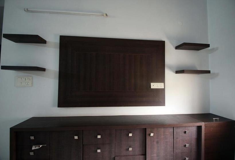 Divine Residency By Royal Collection Hotels 14