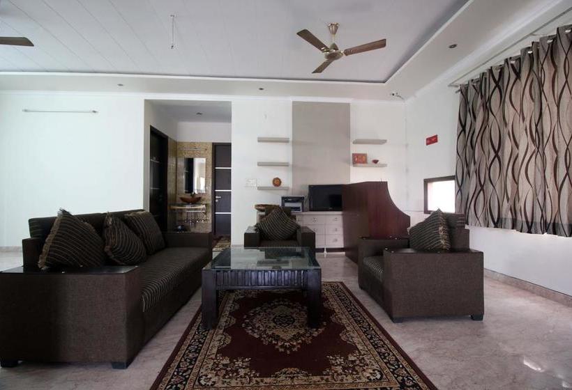 Divine Residency By Royal Collection Hotels 19