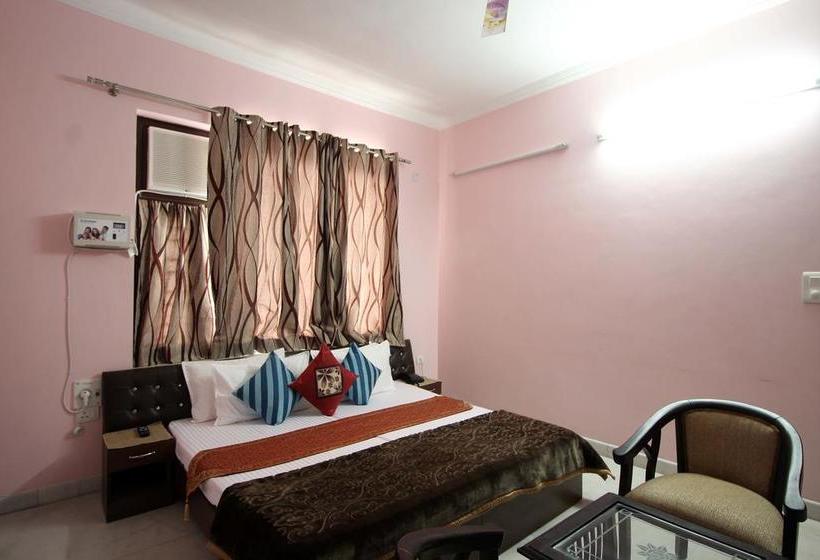 Divine Residency By Royal Collection Hotels 7