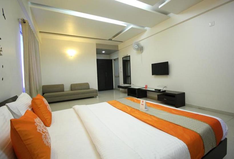 Hotel Oyo 5054 Sunnstep Club 9