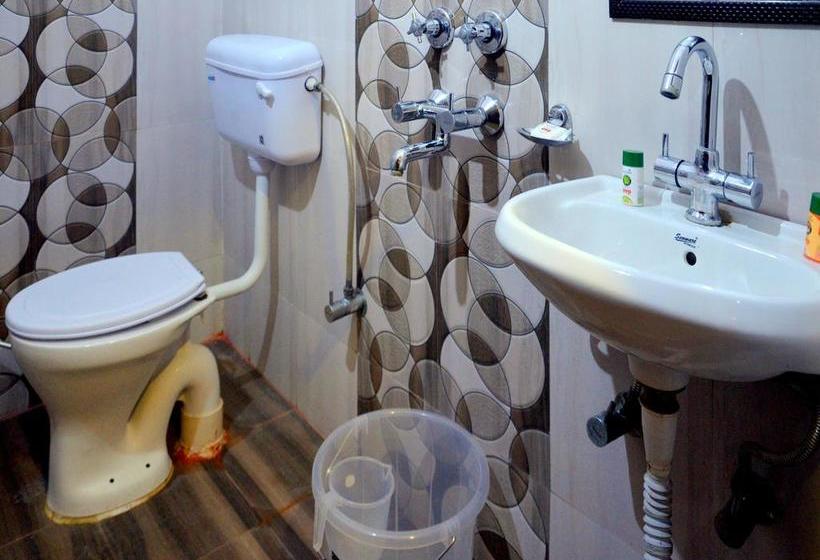 Hotel Oyo 4530 Gazal Residency 11