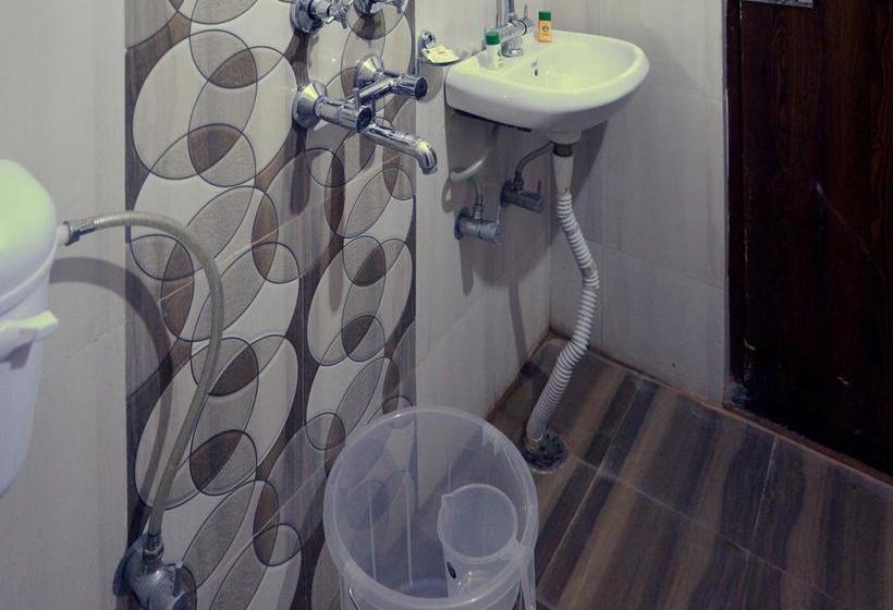 Hotel Oyo 4530 Gazal Residency 12