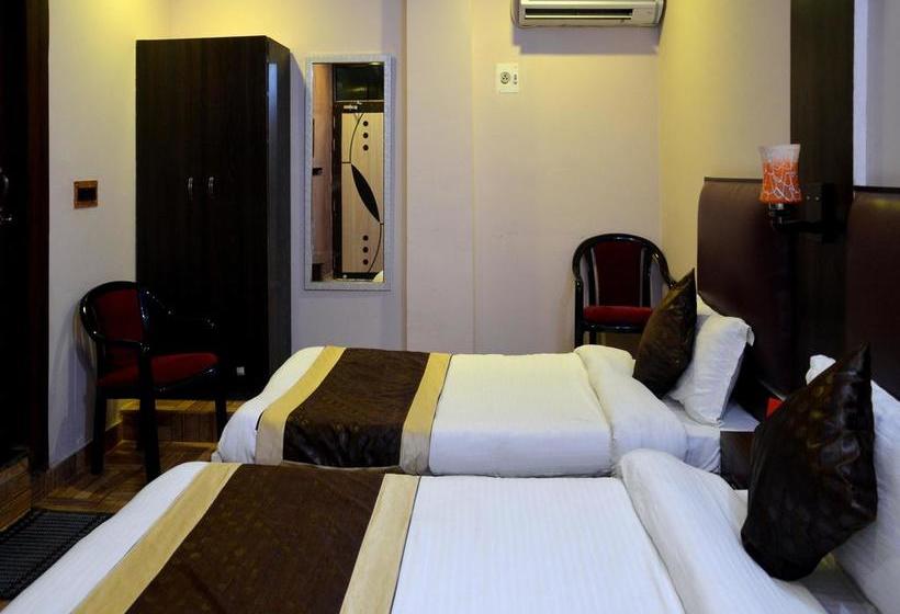 Hotel Oyo 4530 Gazal Residency 9