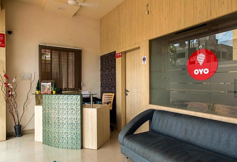 Hotel Oyo 6433 Check Inn 1