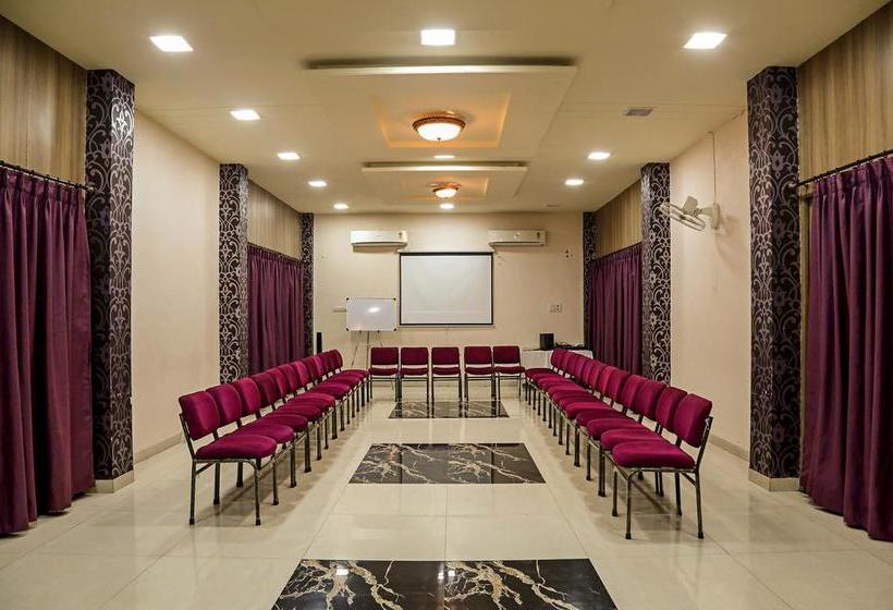 Hotel Oyo 6433 Check Inn 3