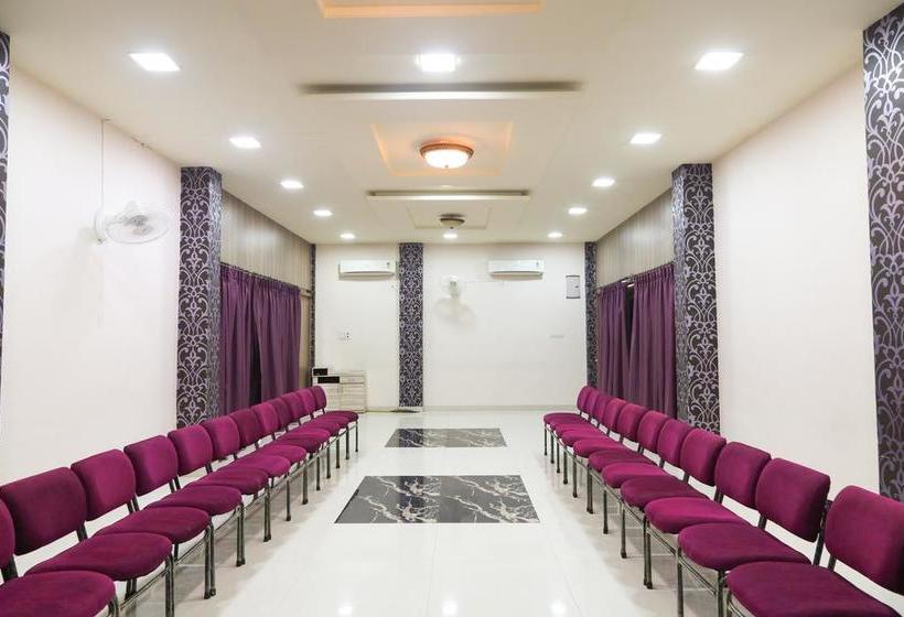 Hotel Oyo 6433 Check Inn 4