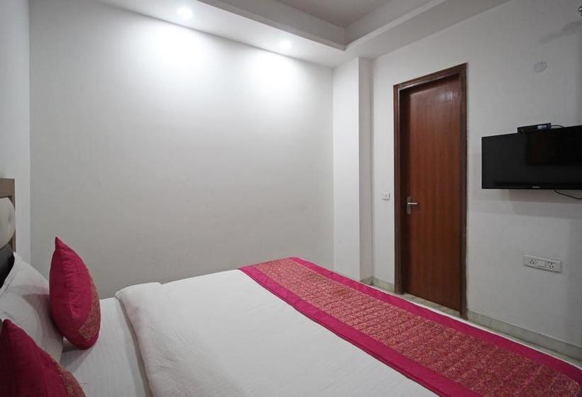 Hotel Oyo 6340 Glorify Stay 3 4