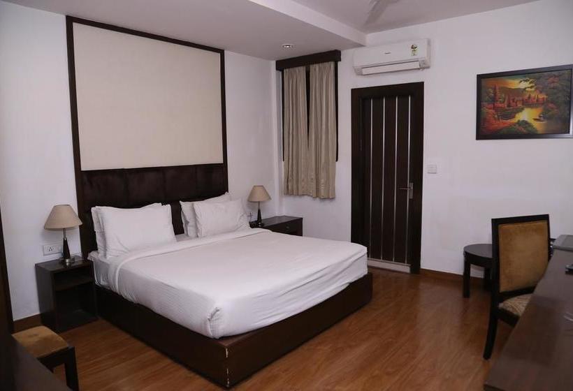 Hotel The Vivir Noida