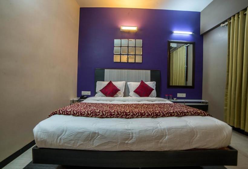 Hotel Oyo 4501 Keerthi 11