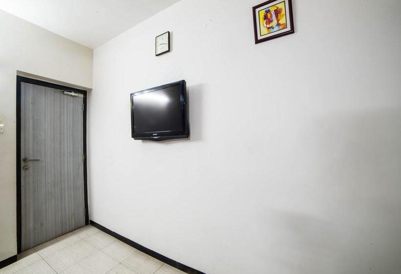 Hotel Oyo 4501 Keerthi 15