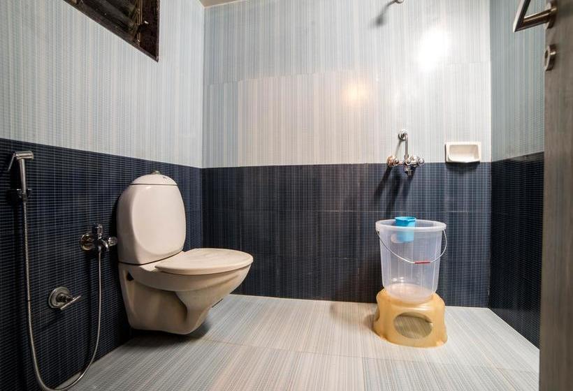 Hotel Oyo 4501 Keerthi 17