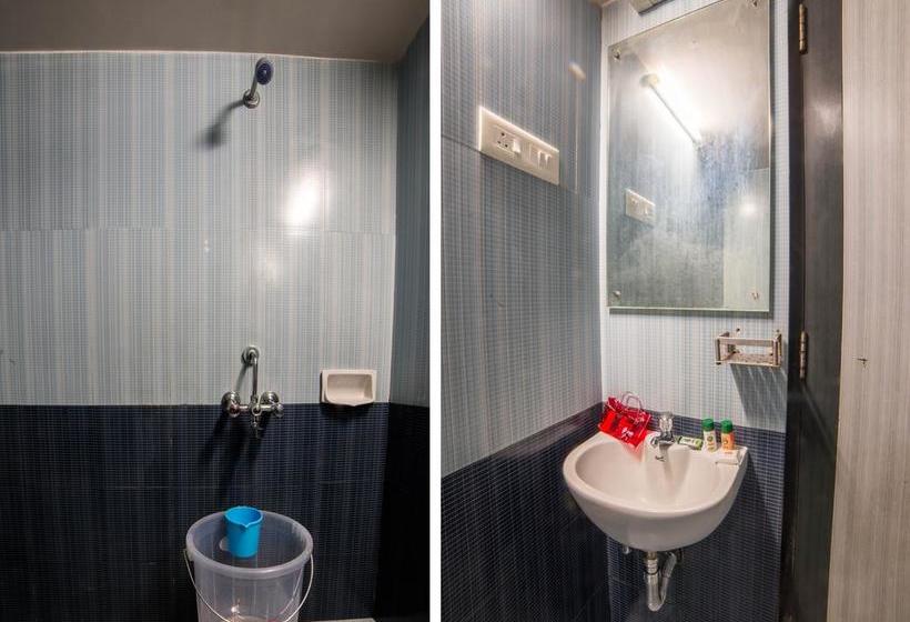 Hotel Oyo 4501 Keerthi 18