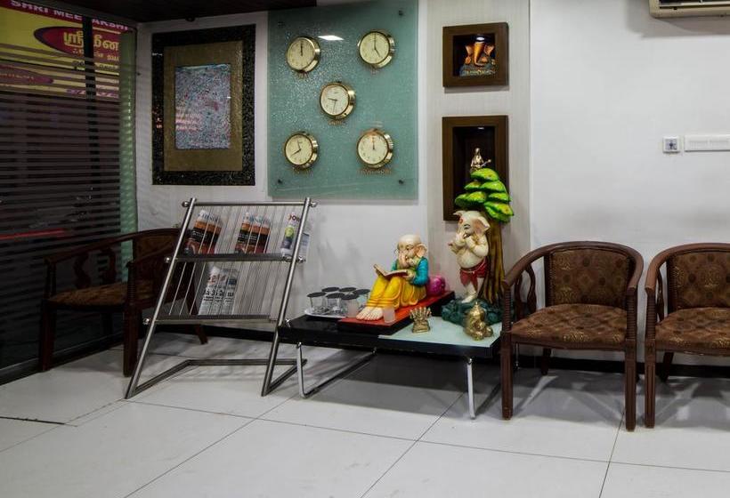 Hotel Oyo 4501 Keerthi 6