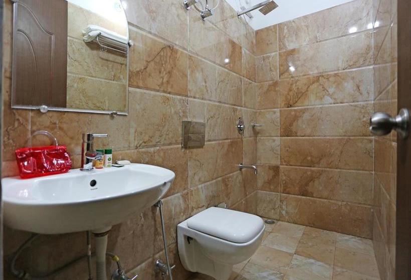 Hotel Oyo 4451 Super Mall Residency 8