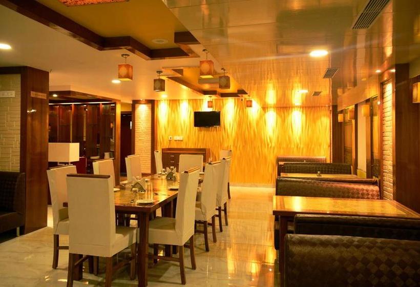 Hotel Oyo 4240 S J International 16