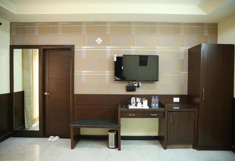 Hotel Continent Panchvati 10