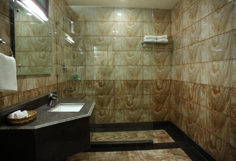 Hotel Continent Panchvati 15