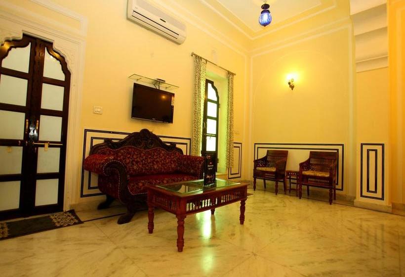 Hotel Oyo 2057 Maharaja Haveli 11