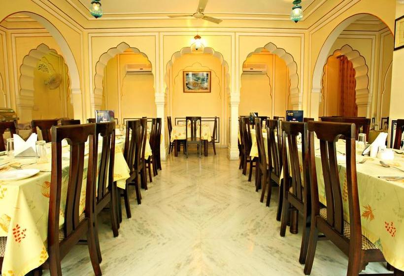 Hotel Oyo 2057 Maharaja Haveli 3