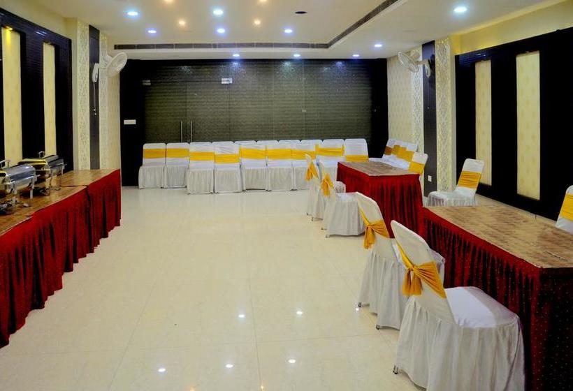 Hotel Oyo 2065 Ashoka Grand 14