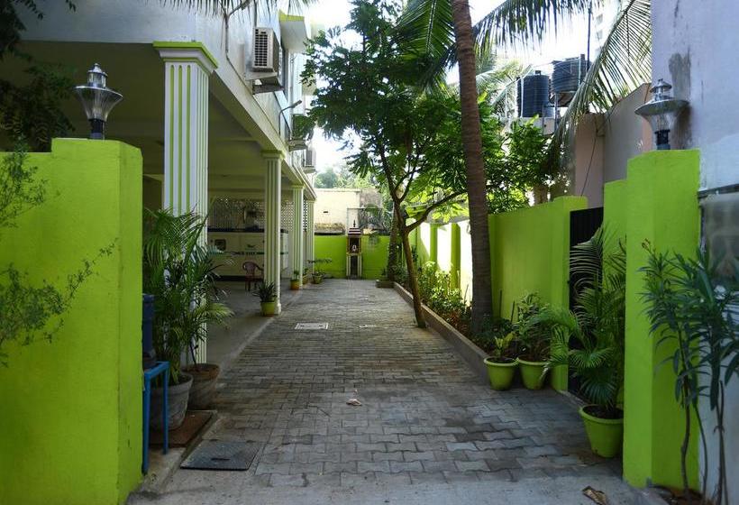 Hotel Oyo 2140 Apartment Perungudi 1