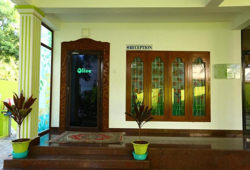 Hotel Oyo 2140 Apartment Perungudi 2