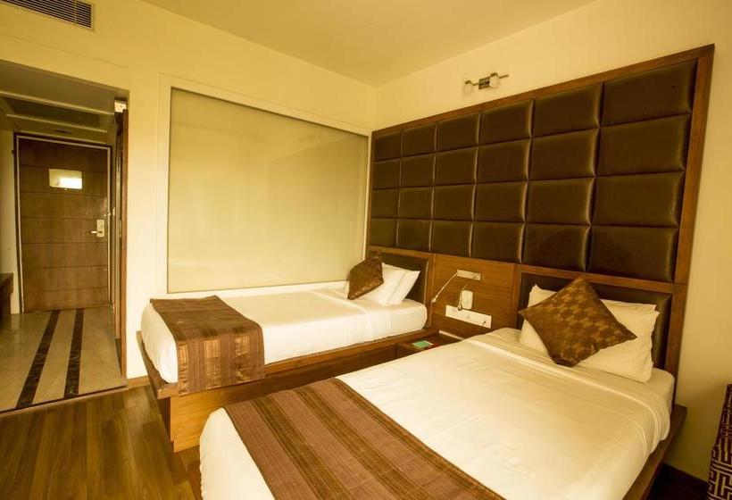 Hotel Oyo 1371 Near Tcs 10