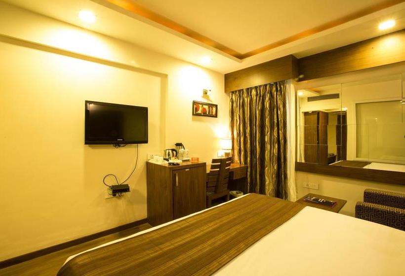 Hotel Oyo 1371 Near Tcs 11