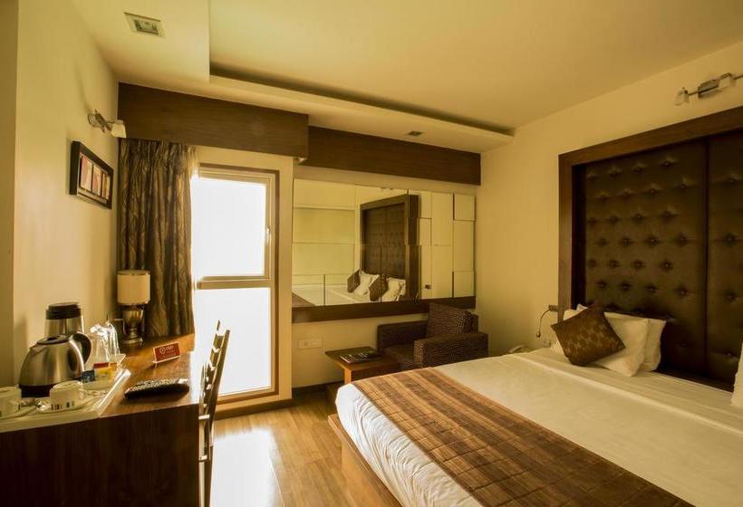 Hotel Oyo 1371 Near Tcs 7