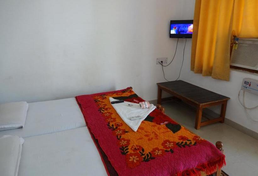 Hotel Shivam Palace 10