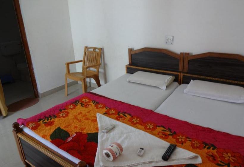 Hotel Shivam Palace 11